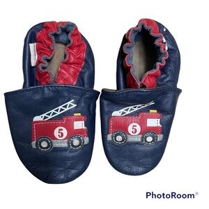 Robeez Baby Soft Bottom Sole Shoes Sneakers Firetruck Size 12-18 months